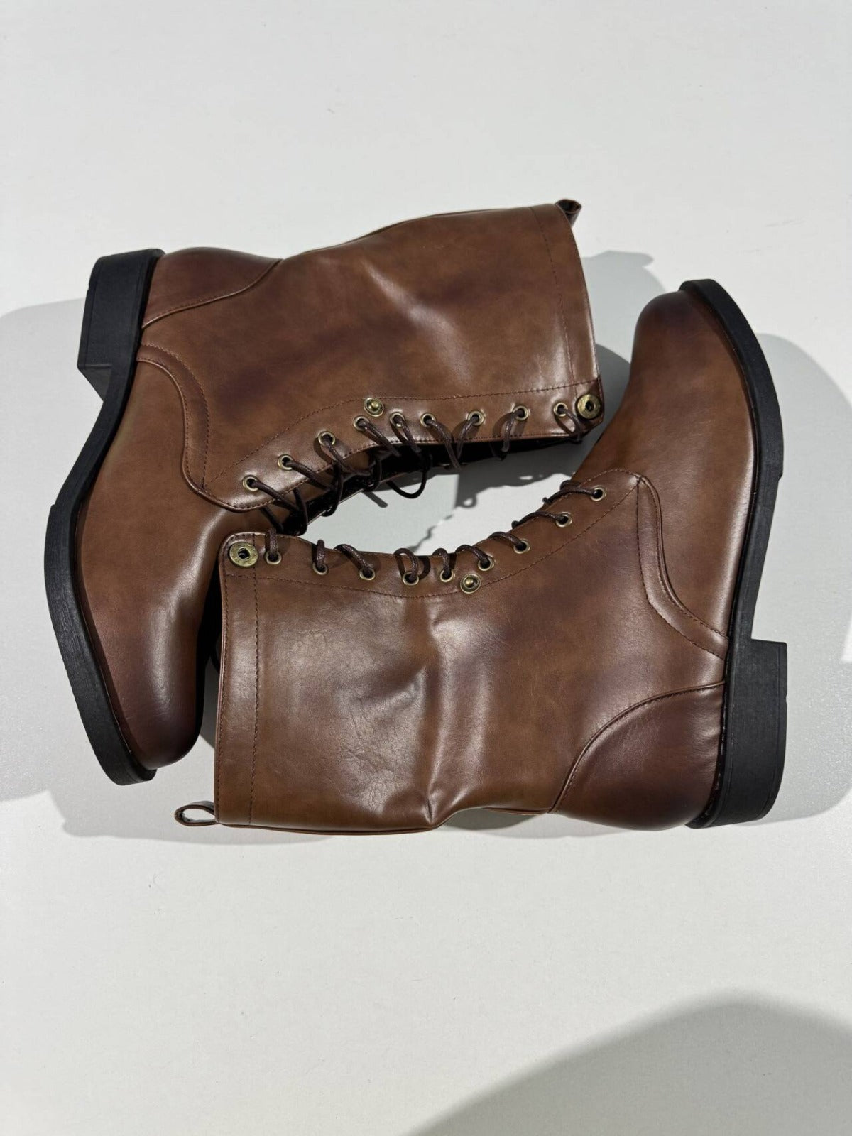 Damskie buty retro sznurowane | Składana konstrukcja wokół kostki