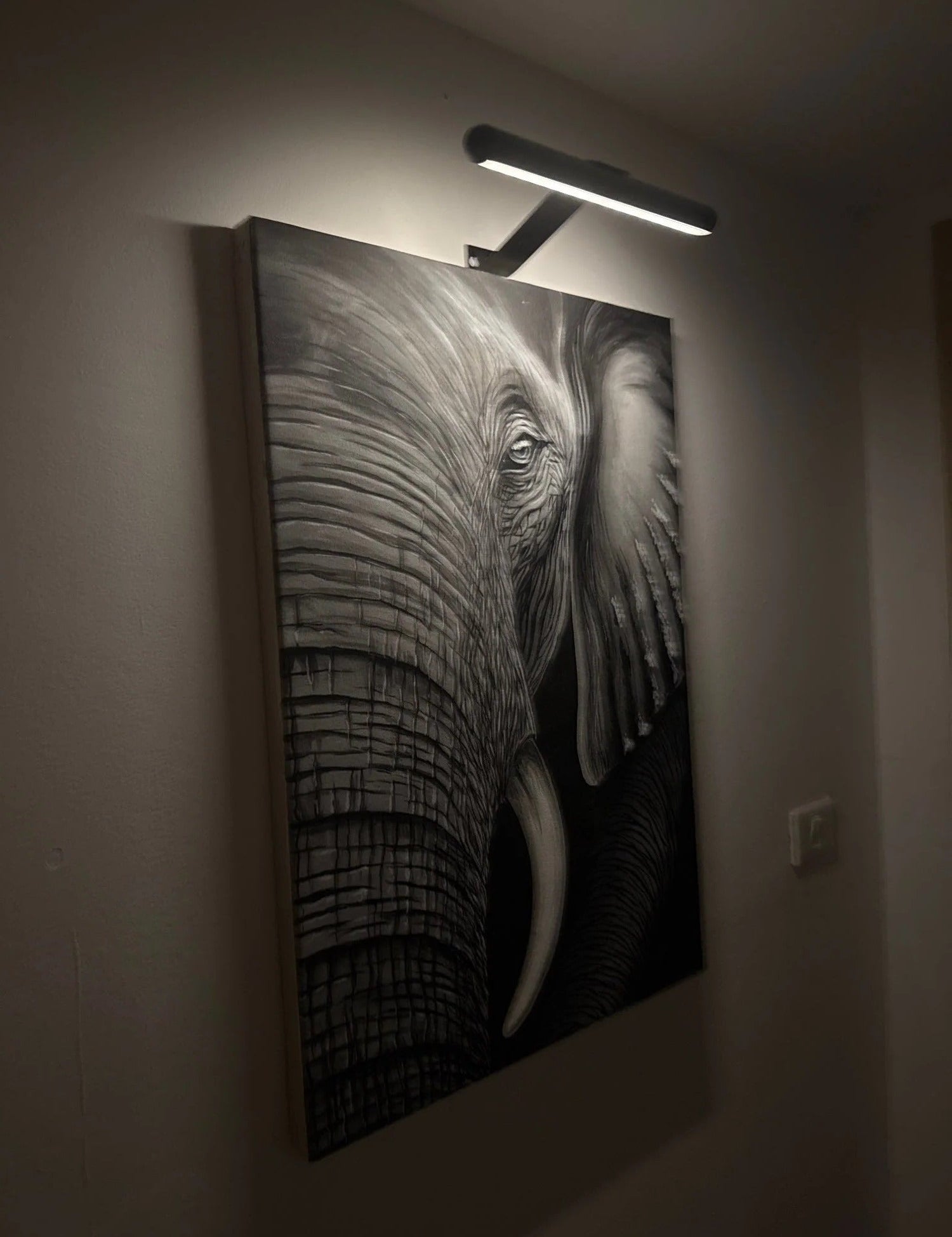 Bezprzewodowe oświetlenie LED do obrazów 3