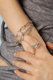 Bransoletka w kolorze złota z eleganckim designem – Ograniczona dostępność 4