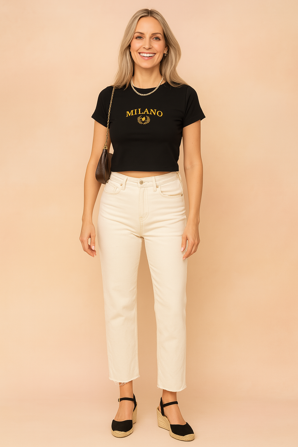 Maja | Krótki T-shirt z napisem w stylu college
