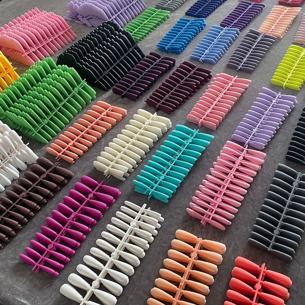 ChicNails | Matowe, nakładane paznokcie – Eleganckie sztuczne paznokcie w 13 odcieniach 3