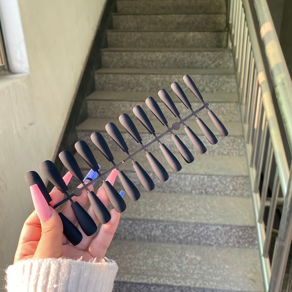 ChicNails | Matowe, nakładane paznokcie – Eleganckie sztuczne paznokcie w 13 odcieniach 8