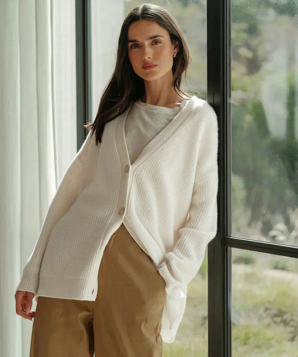 Długi Kardigan Damski Oversize Z Dekoltem W Serek - Lekki I Elegancki Na Całą Porę Roku 7