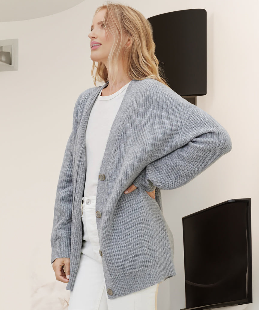 Długi Kardigan Damski Oversize Zapinany Na Guziki – Stylowy I Wygodny Sweter Na Każdą Porę Roku 5