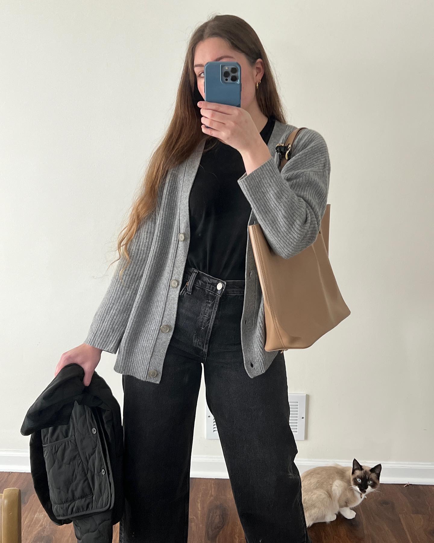 Długi Kardigan Damski Oversize Zapinany Na Guziki – Stylowy I Wygodny Sweter Na Każdą Porę Roku 6