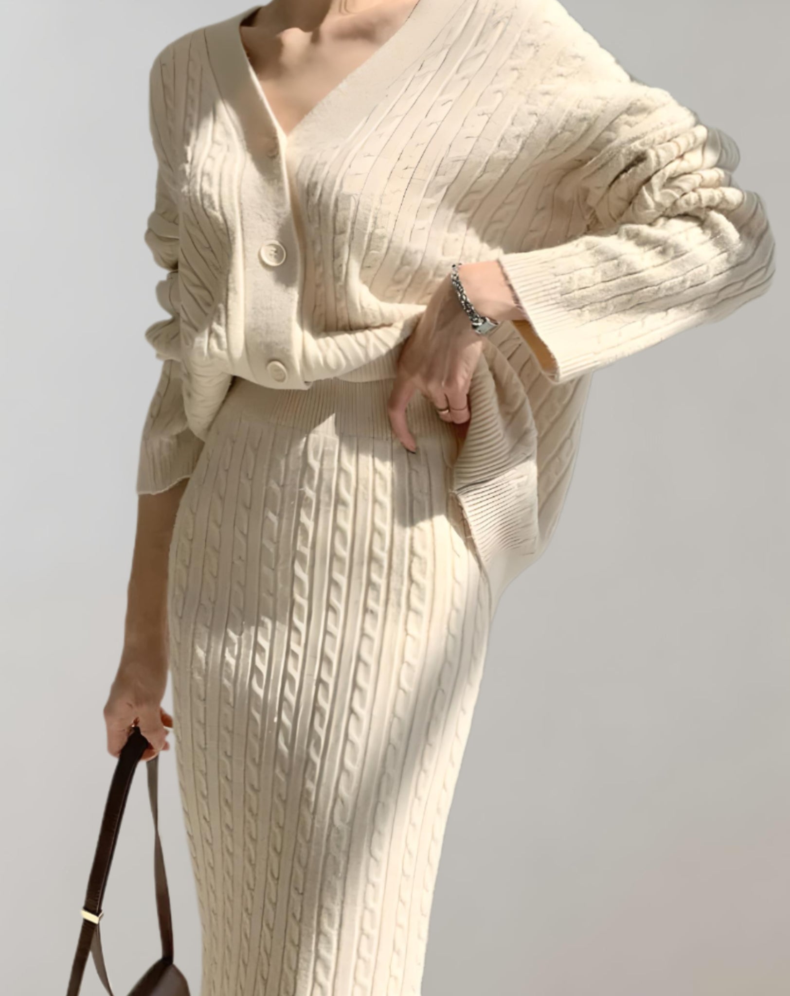 Dres Damski Komplet Slim-Fit Ze Swetrem W Dekolcie V I Guzikiem - Komplet Damski Na Każdą Okazję, Elegancki I Wygodny 0