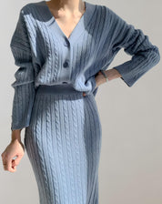 Dres Damski Komplet Slim-Fit Ze Swetrem W Dekolcie V I Guzikiem - Komplet Damski Na Każdą Okazję, Elegancki I Wygodny 1
