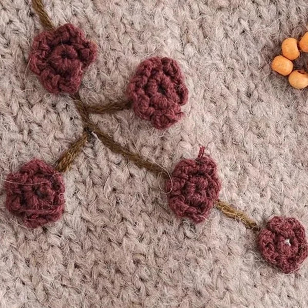 Knitting sweaters with perlendails in brown for women - elegance and warmth 2