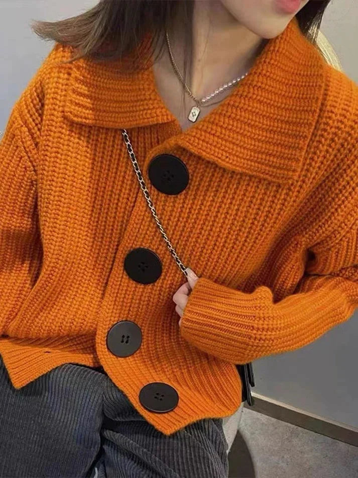 Langärmeliger Pullover mit Kragen 0