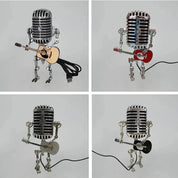 Metalowy robot z mikrofonem i lampą gitarową 2