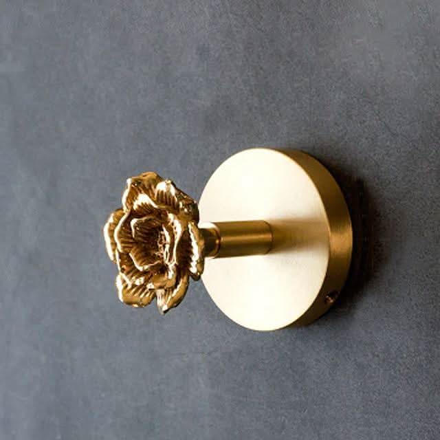 Mosiężny wieszak ścienny w kształcie zwierzęcia ze złotymi akcentami 11