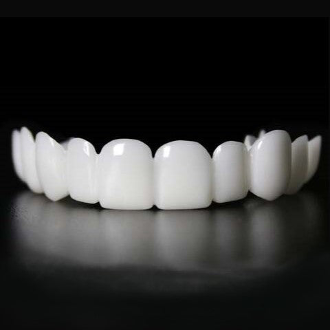 Natychmiastowa transformacja uśmiechu dzięki licówkom Snap on Smile 2