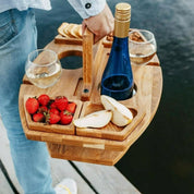 Picknicktisch mit Wein im Freien | Platz für Flasche, 2 Gläser & Snacks | Tragbar  | VinoPicnic 3
