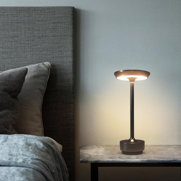 Przenośna bezprzewodowa lampa stołowa – regulowana intensywność światła 6
