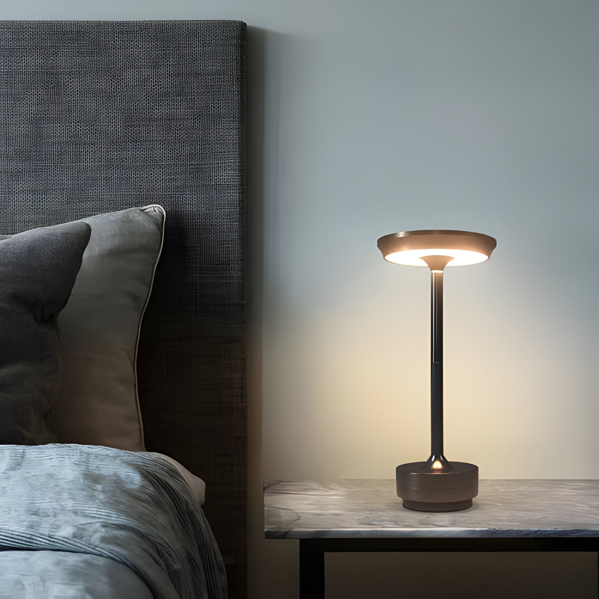 Tischlampe | Kabellos & Dimmbar | Schlankes Design | GlowVault 2