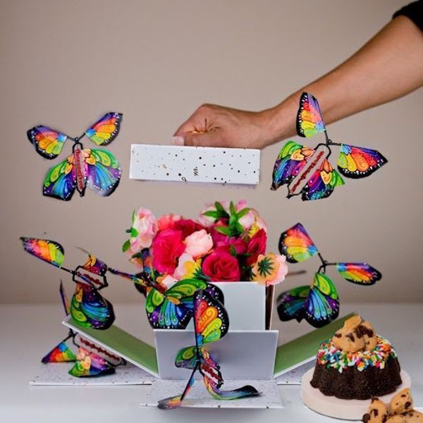 Überraschungsexplosion Geschenkbox | mit 5 Fliegenden Schmetterlingen | Party-Überraschung | Flutterbox 0