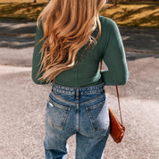 Livia | Prążkowana bluzka z kopertowym dekoltem