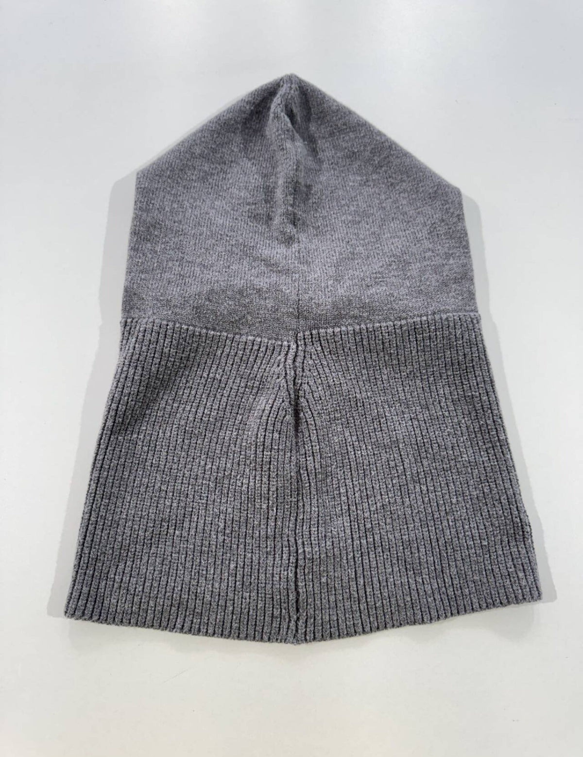 Zimowa czapka dzianinowa