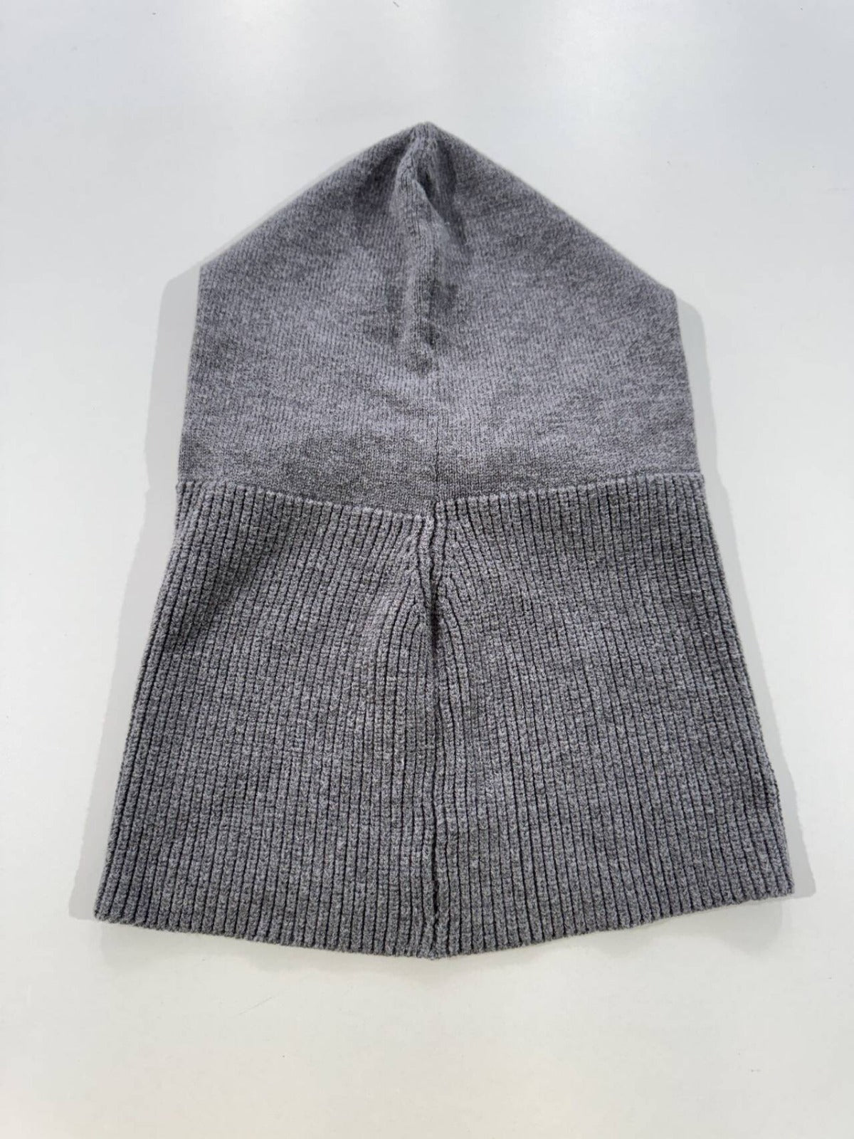 Zimowa czapka dzianinowa