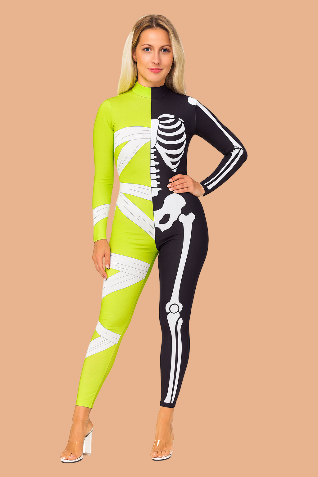 Kostium halloweenowy damski typu kombinezon, połowa w neonowej zieleni z nadrukiem bandaży mumii, a druga połowa w czerni z białym nadrukiem szkieletu, z długimi rękawami i dopasowanym fasonem.