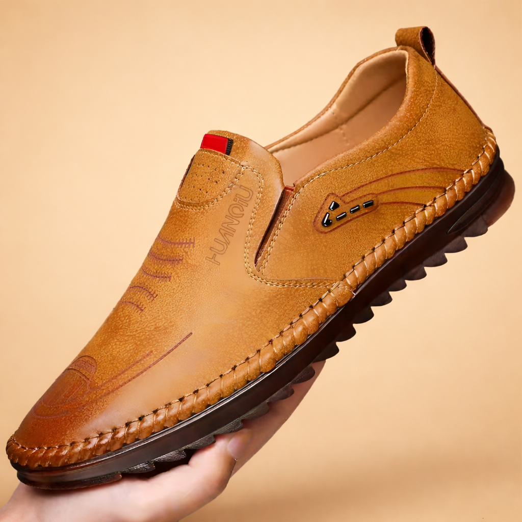 Men’s slip-on everyday shoes with ergonomic shape, flexible sole, and supportive casual design