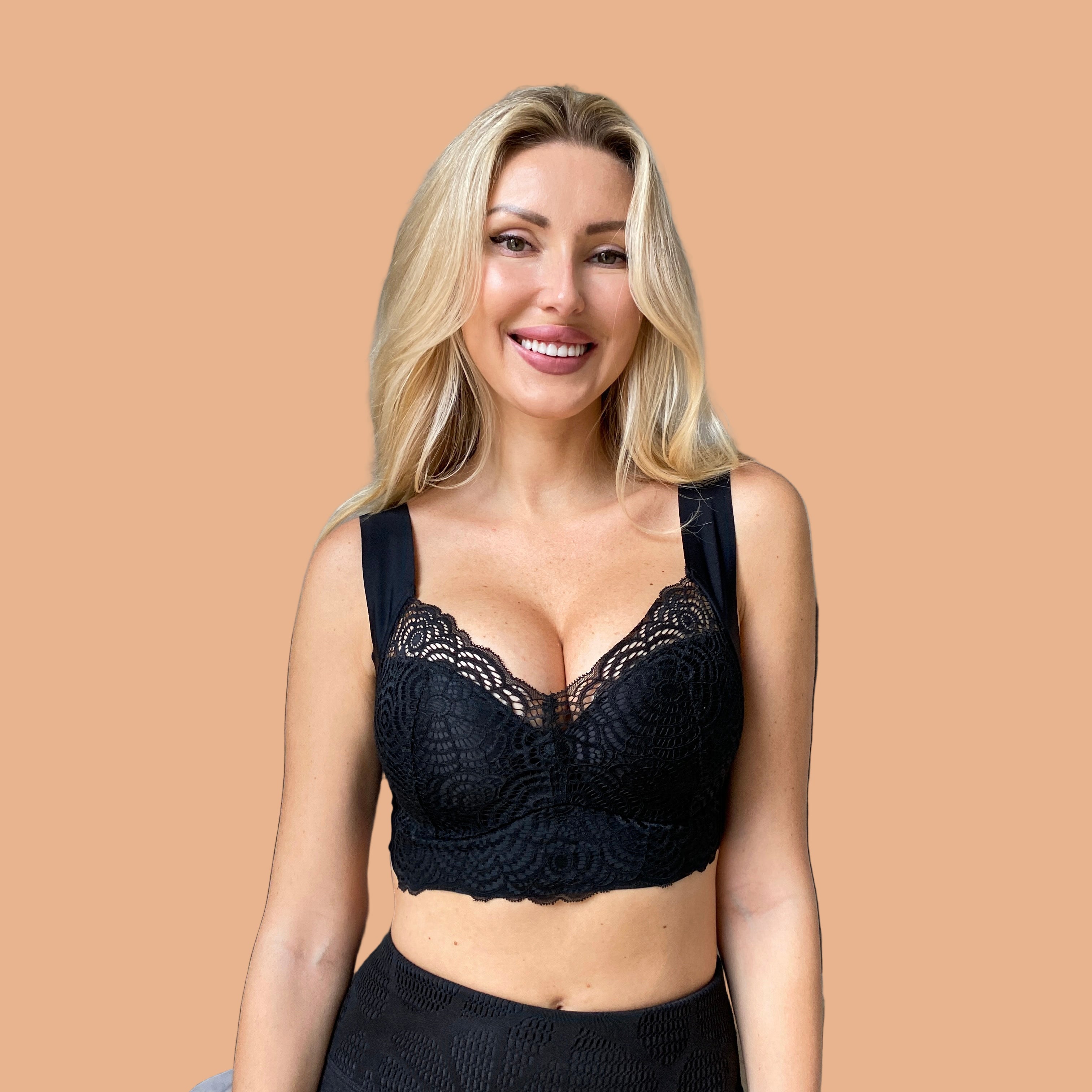 Czarny koronkowy biustonosz bez fiszbin z szerokimi ramiączkami – komfortowy stanik typu bralette.