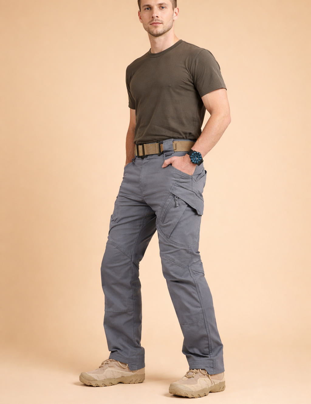 Black tactical cargo trousers with a straight-leg cut, reinforced knee panels, articulated seams, secure flap cargo pockets on the thighs, classic side pockets, and a structured waistband with belt loops for a clean utility-inspired finish.