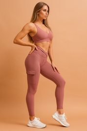 różowe legginsy sportowe z kieszenią cargo, wysoki stan, elastyczny materiał do fitnessu i jogi