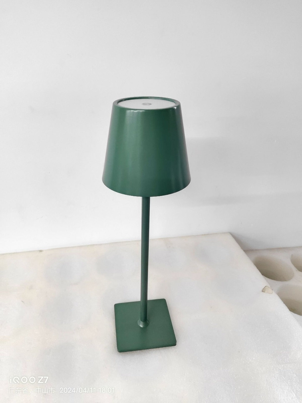 Bezprzewodowa lampa stołowa LED | Ściemniana dotykiem | Akumulator BrightNomad