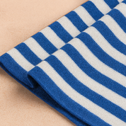 Modny sweter damski w kolorze niebieskim – świeży, stylowy i idealny na co dzień-2